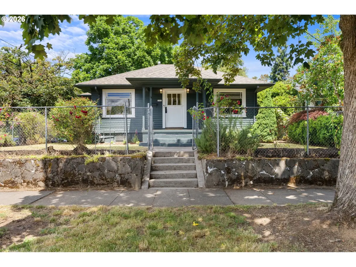 1005 NE Jarrett St, Portland, OR 97211 - #1
