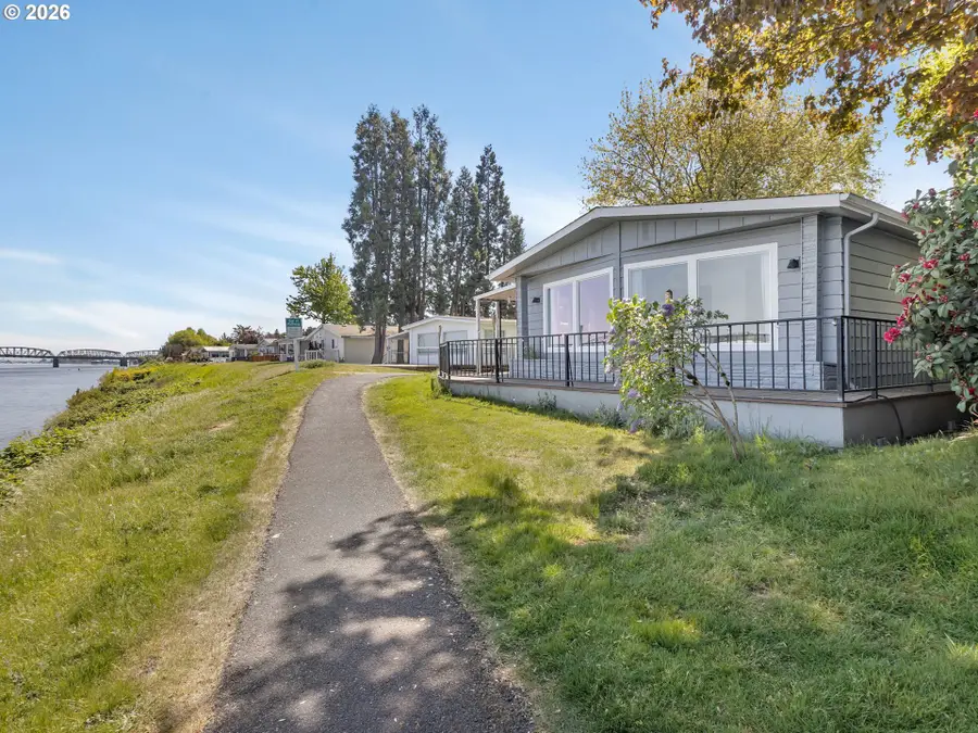 2201 N Menzies Dr, Portland, OR 97217 - #2