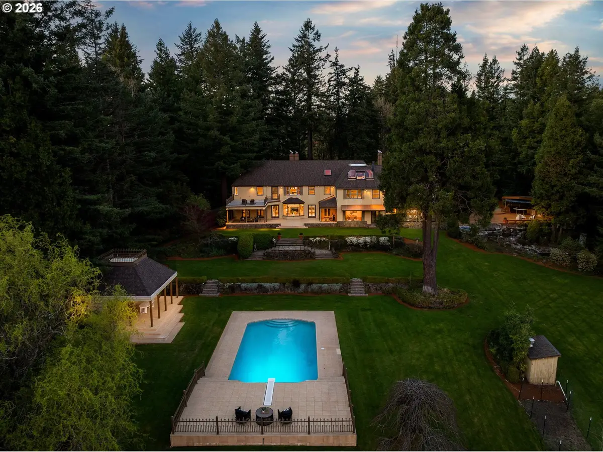 2732 SW Scholls Ferry Rd, Portland, OR 97221 - #1