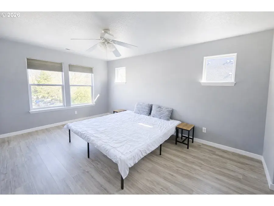 4923 N Newark St, Portland, OR 97203 - #2