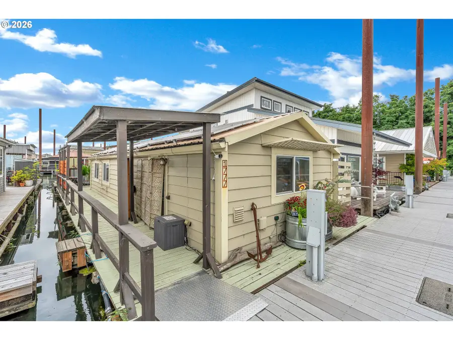 1777 N Jantzen Ave, Portland, OR 97217 - #3