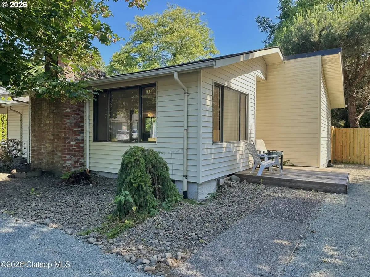 579 S Wahanna Rd, Seaside, OR 97138 - #1
