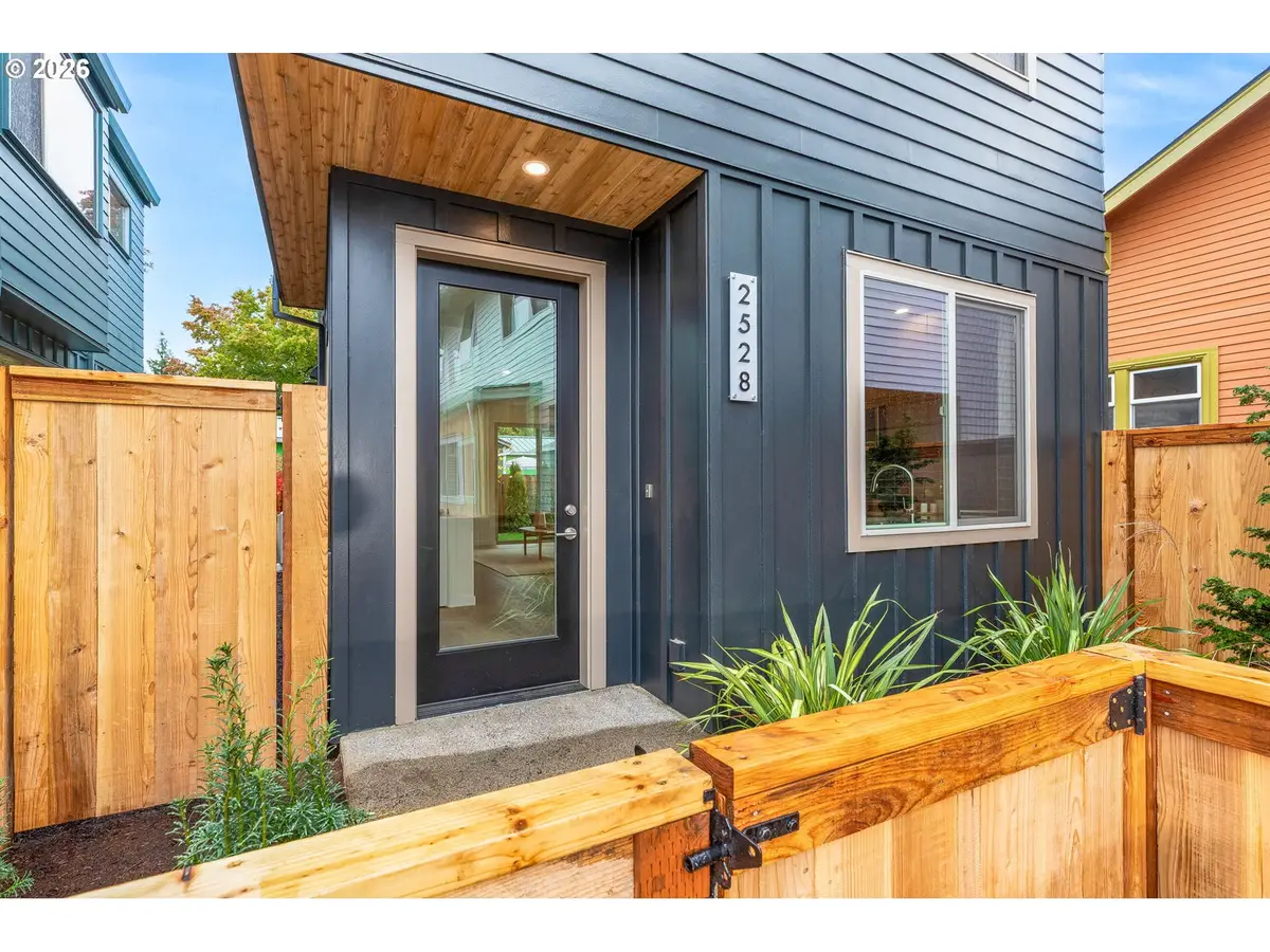 2528 SE 18th Ave, Portland, OR 97202 - #1