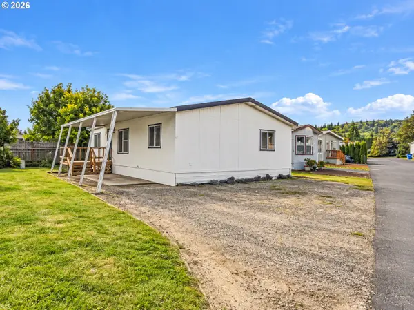 1635 Westside Hwy #6, Kelso, WA 98626