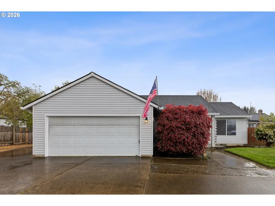 708 Bell St, Dayton, OR 97114 - #2