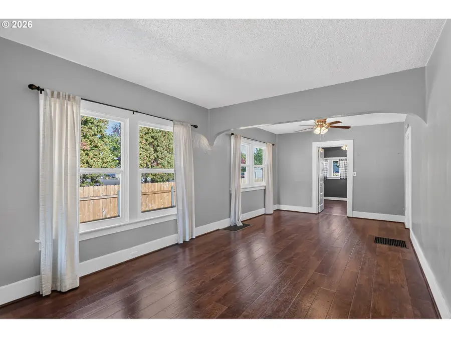 1190 16th St, Salem, OR 97301 - #3