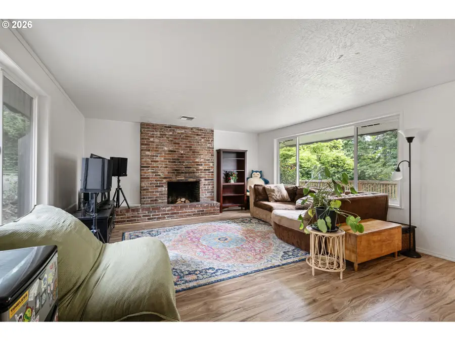 1255 E 30th Ave, Eugene, OR 97405 - #3