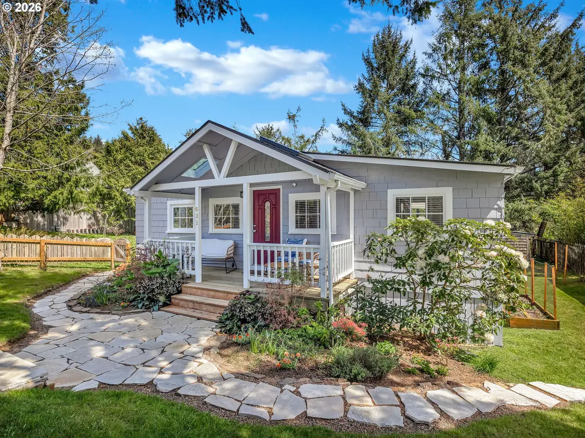 631 N Larch St, Cannon Beach, OR 97110 - #1