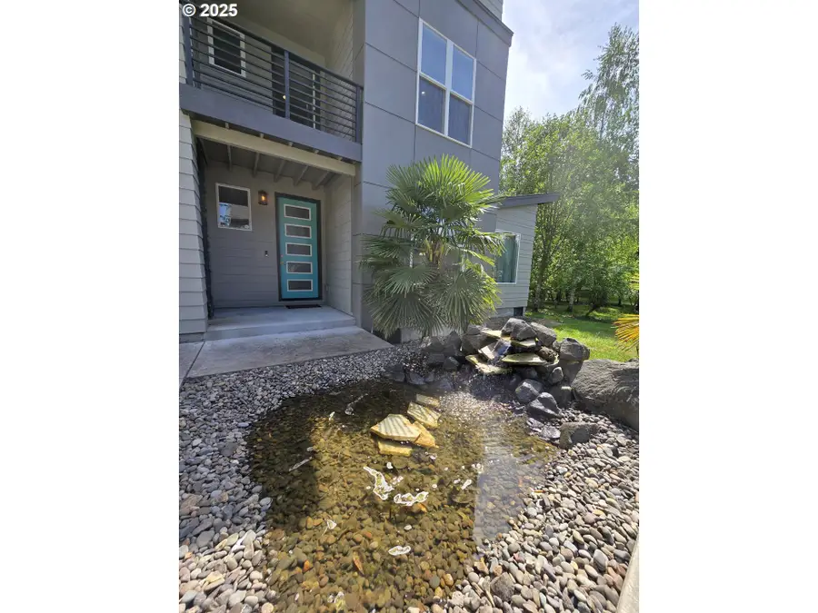 202 NW Quail Gardens Pl, Hillsboro, OR 97124 - Image #2