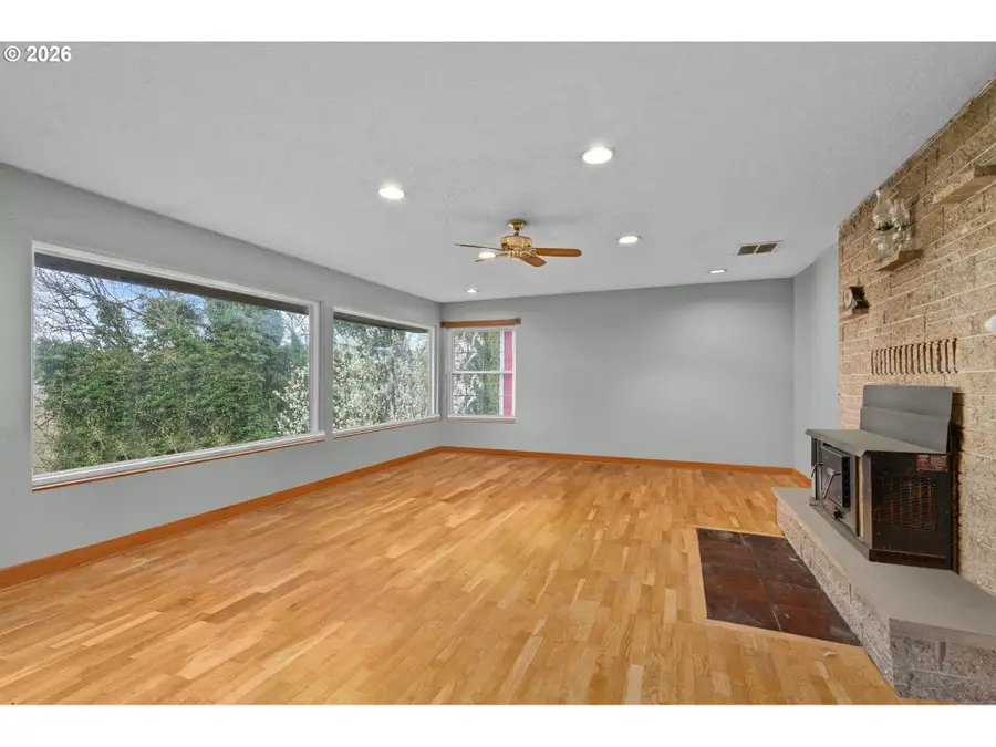 105 Island View Ln, Kelso, WA 98626 - #3