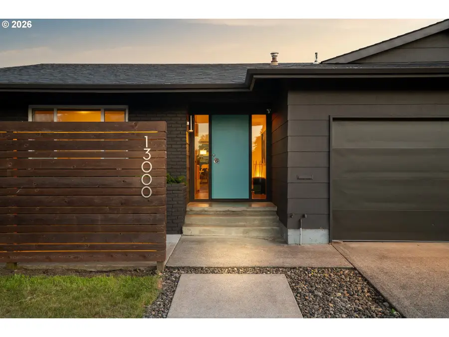 13000 NE Stanton St, Portland, OR 97230 - #2
