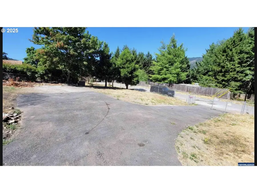 972 Arburnia St, Tri City, OR 97457 - Image #3