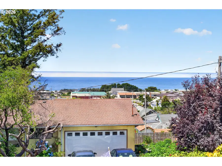 29661 Walker St, Gold Beach, OR 97444 - #3