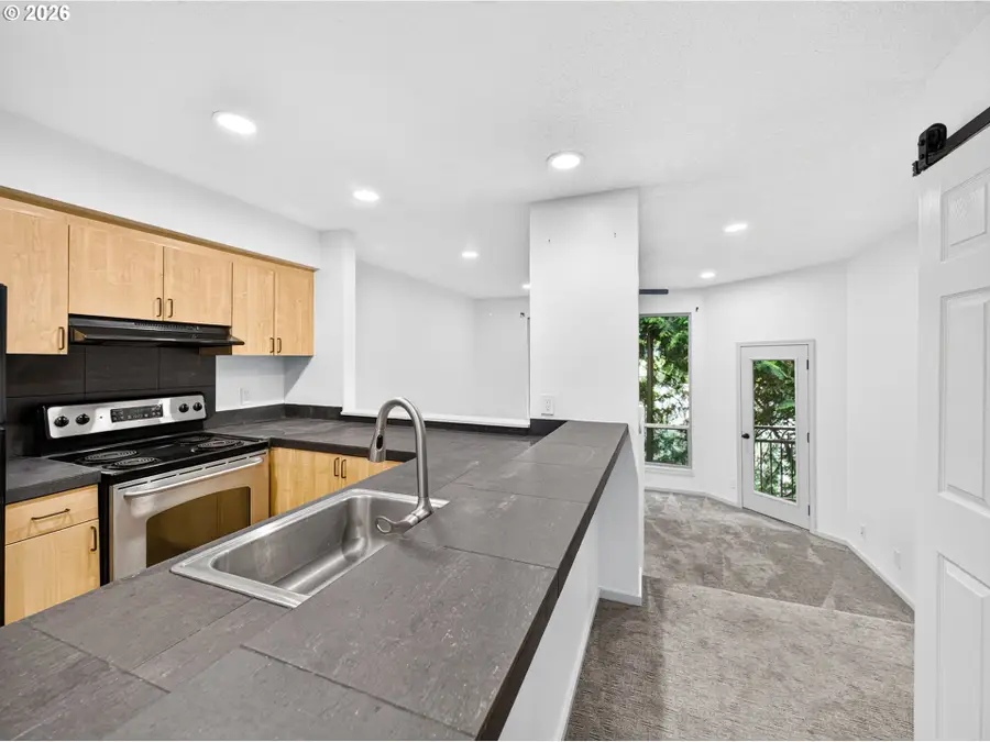 1535 SW Clay St #103, Portland, OR 97201 - #3