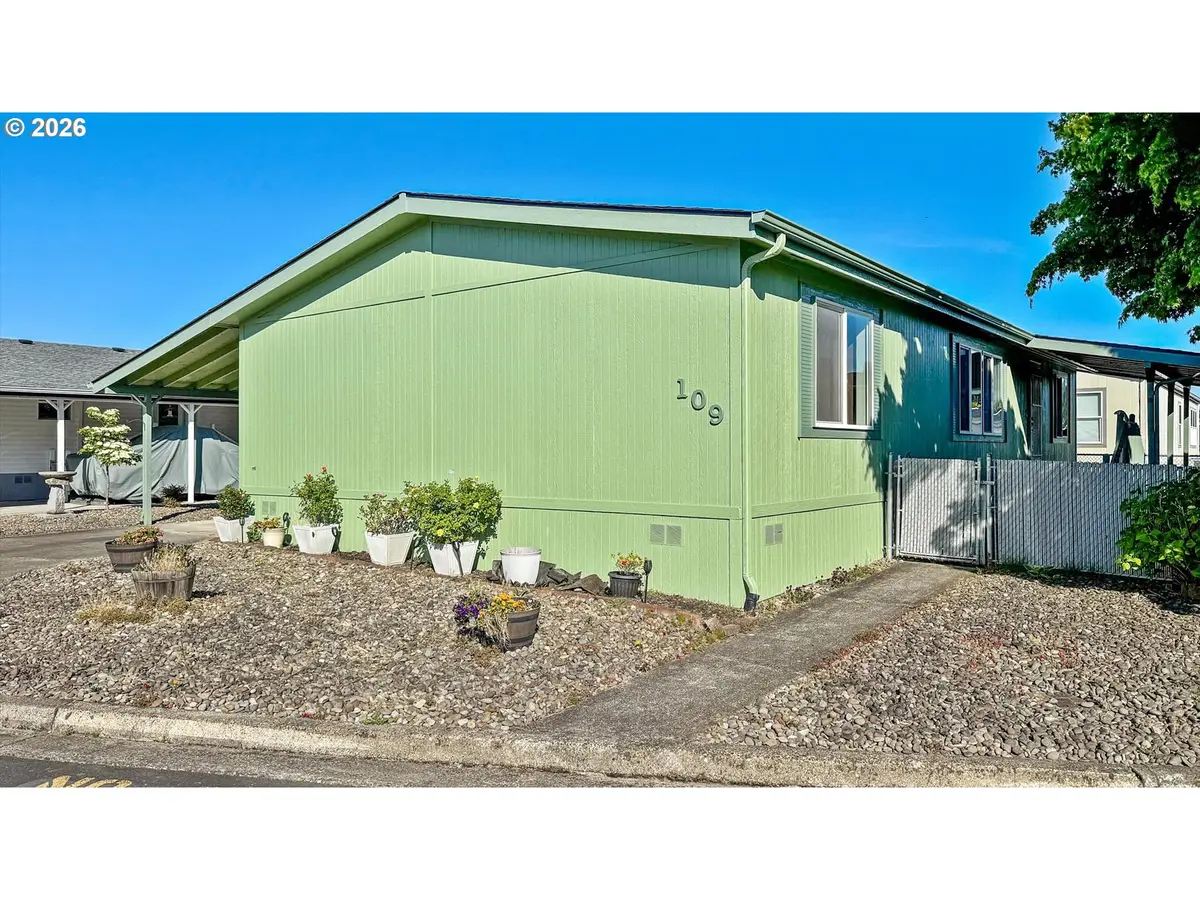 109 Blue Heron Dr, Longview, WA 98632 - #1
