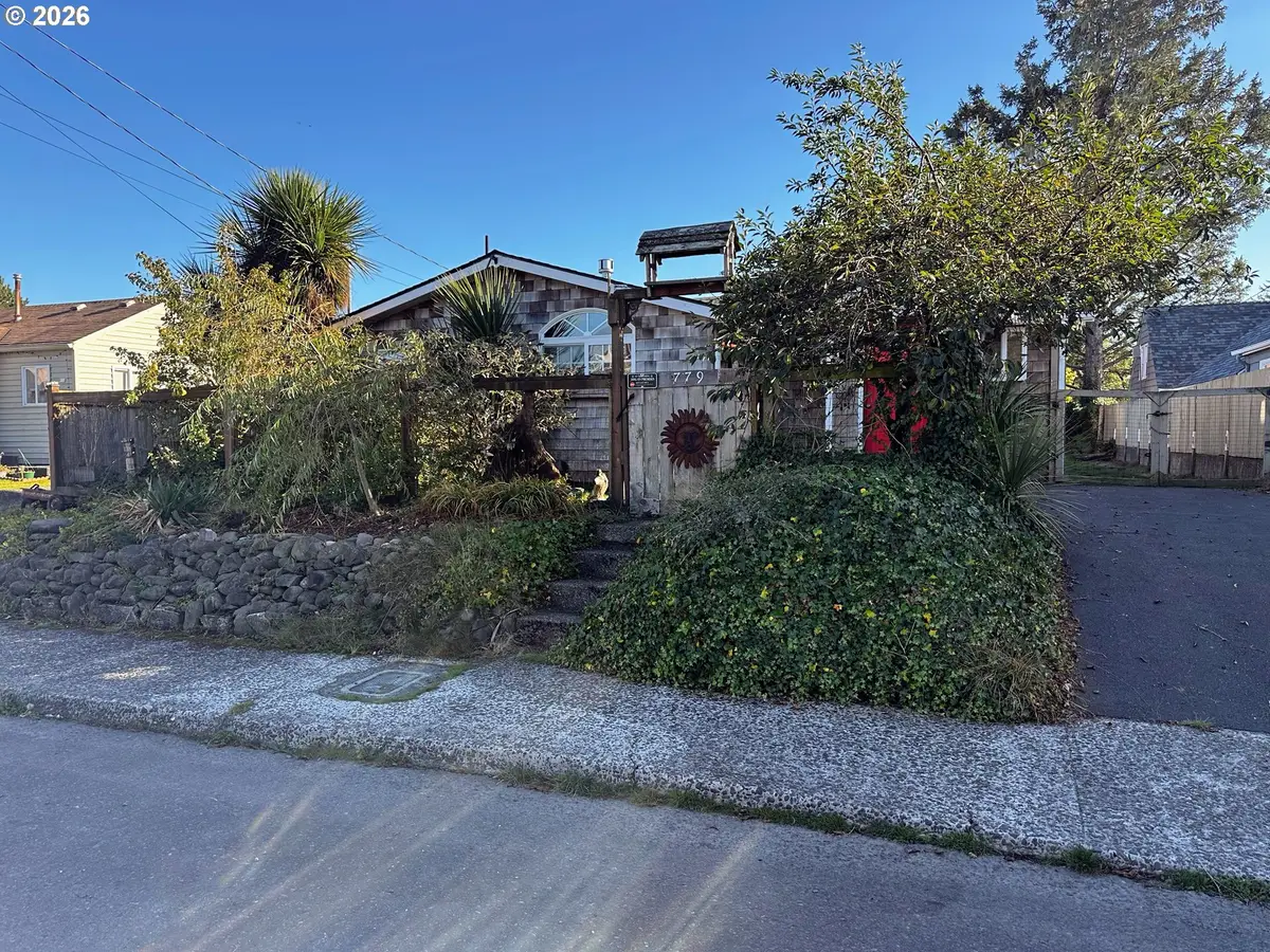 779 16th Ave, Seaside, OR 97138 - #1