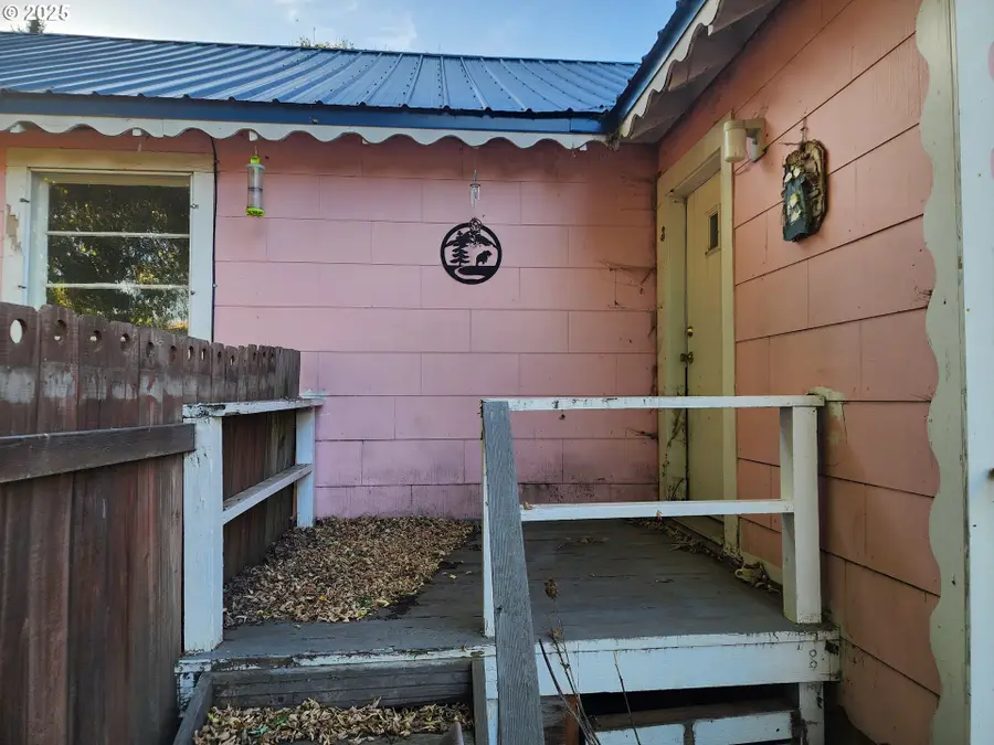 625 Baltimore St, Elgin, OR 97827 - Image #3