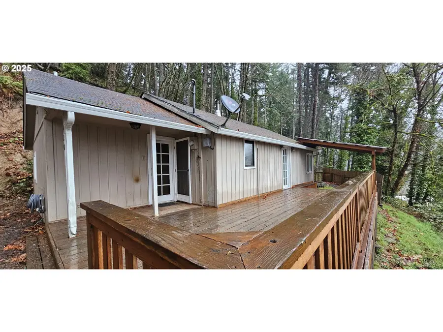 420 W D Ave, Drain, OR 97435 - Image #2