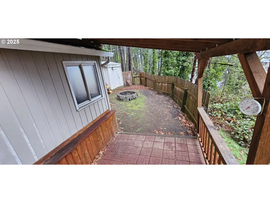 420 W D Ave, Drain, OR 97435 - Image #3