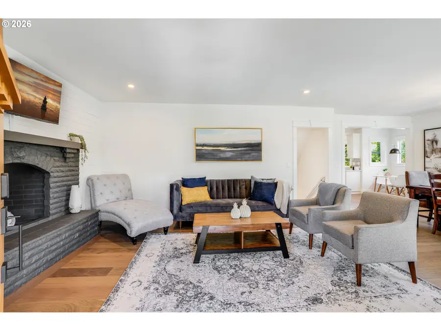 7945 SW 74th Ave, Portland, OR 97223 - #2
