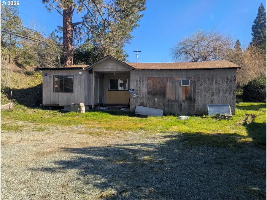 301 B Ave, Canyonville, OR 97417 - Image #2