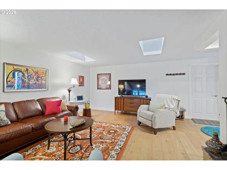 1120 NW Shadywood St, McMinnville, OR 97128 - #3