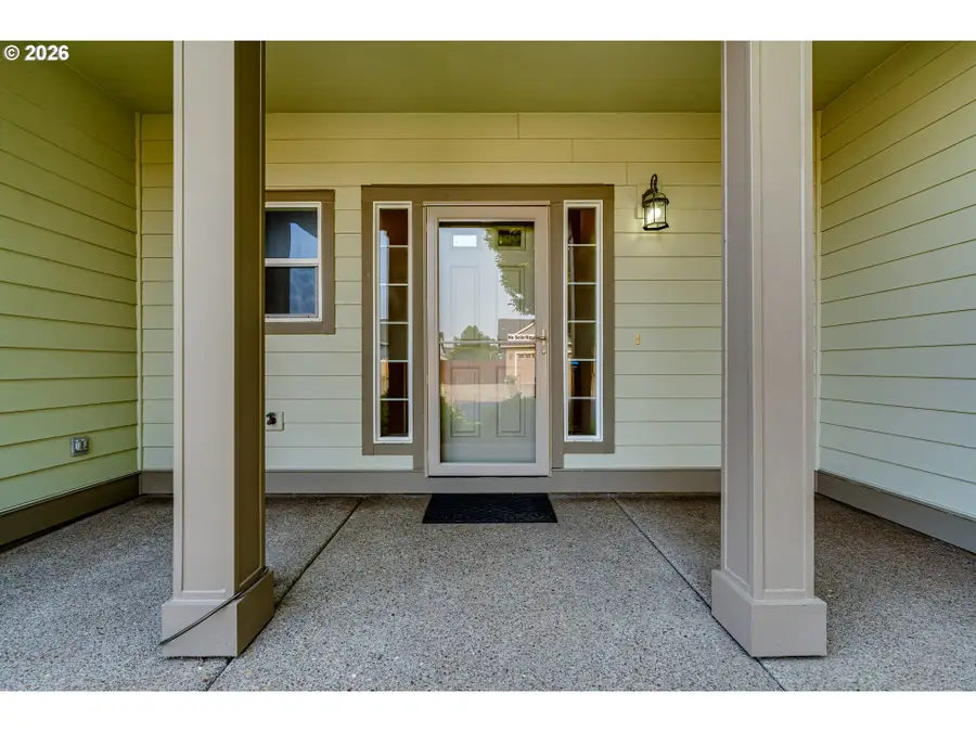 1206 Alderdale Dr, Junction City, OR 97448 - #3