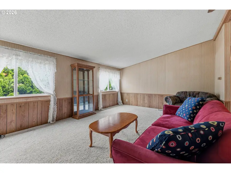 300 SE Lacreole Dr, Dallas, OR 97338 - #3
