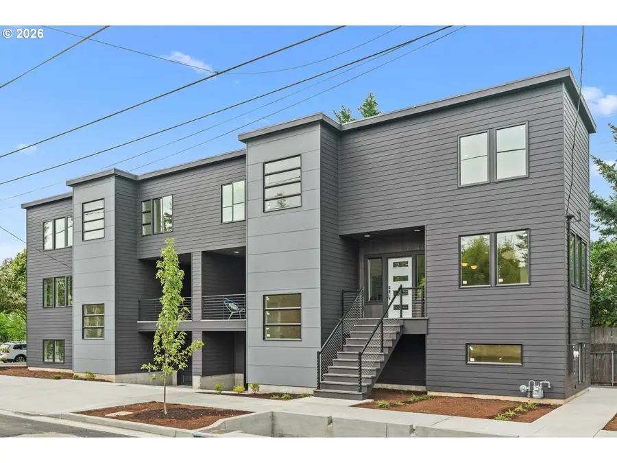 3791 NE Roselawn St, Portland, OR 97211 - Image #2