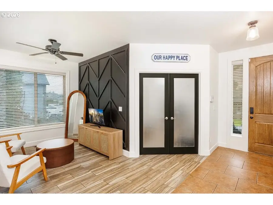 525 E 17th Cir, La Center, WA 98629 - #3