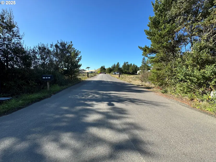 5301 Highway 101, Florence, OR 97439 - Image #3