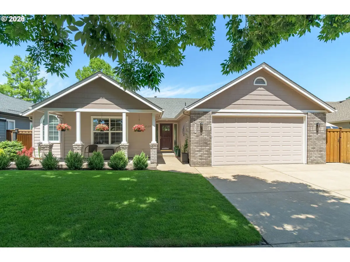 229 Mackin Ave, Eugene, OR 97404 - Image #1