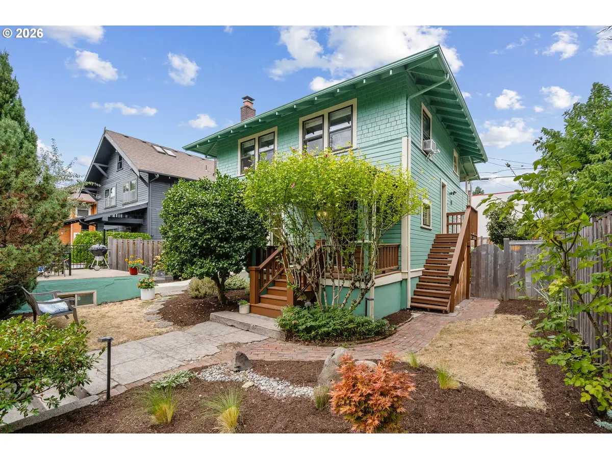 3025 NE Weidler St, Portland, OR 97232 - #1
