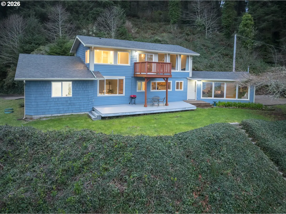 3823 Yaquina Bay Rd, Newport, OR 97365 - #1