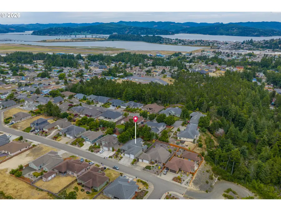 2195 Garfield St, North Bend, OR 97459 - #3