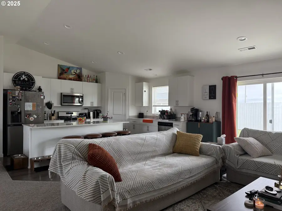 213 River Ridge Dr, Boardman, OR 97818 - Image #2