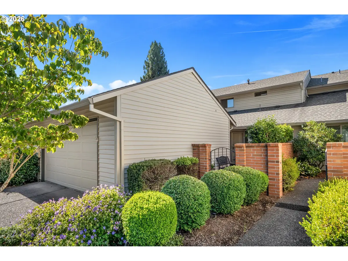 9520 SW Lakeside Dr, Tigard, OR 97224 - #1