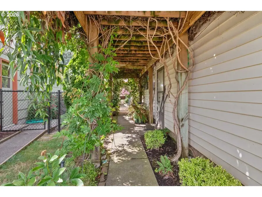 1673 Princeton Rd, Woodburn, OR 97071 - #3