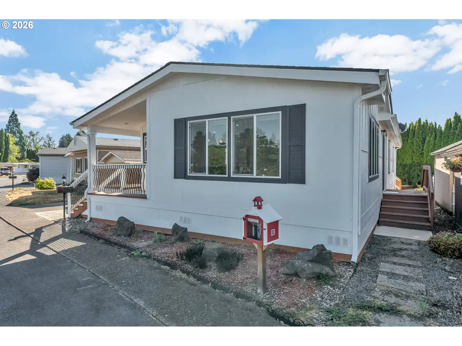 570 N 10th Ave #2, Cornelius, OR 97113 - #2