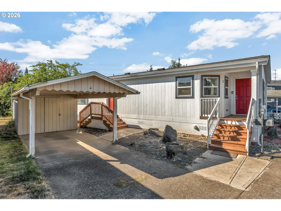 570 N 10th Ave #2, Cornelius, OR 97113 - #3