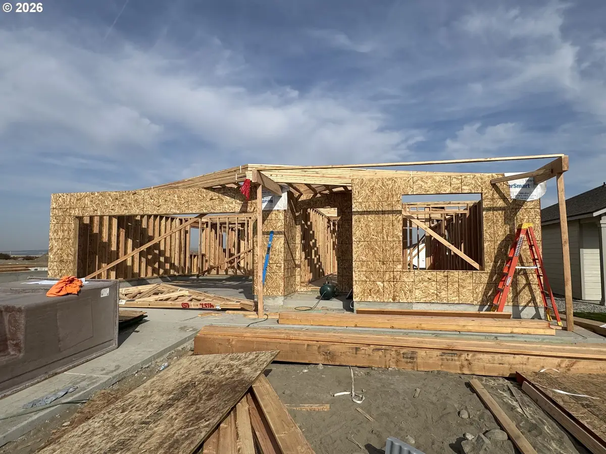645 Grant St, Umatilla, OR 97882 - #1