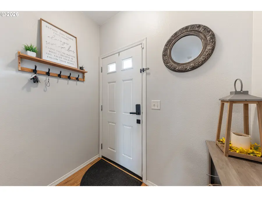 415 NW Viola St, Sheridan, OR 97378 - #3