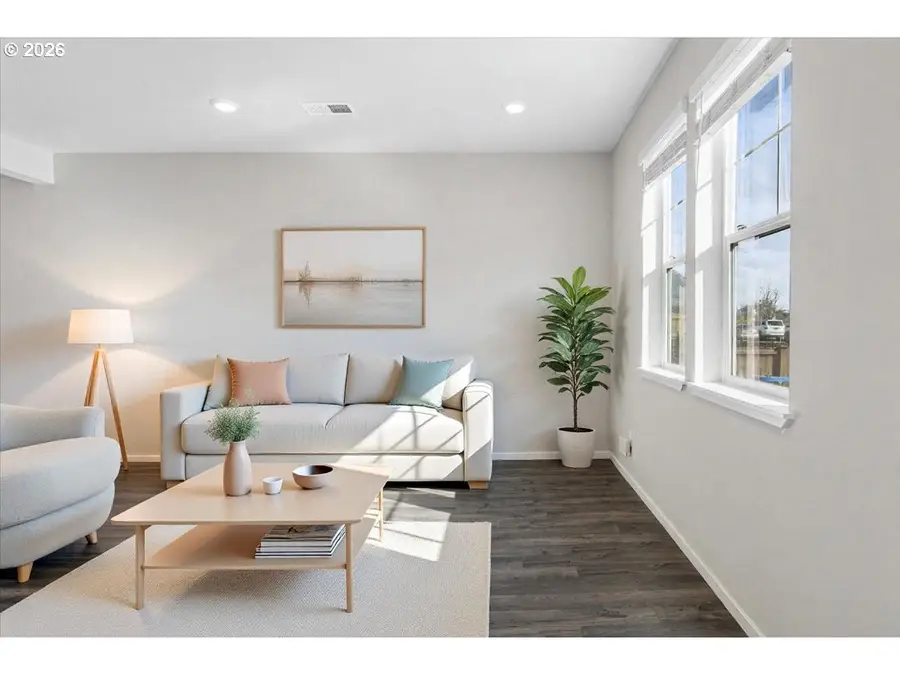 1135 NW Upas Ave, Redmond, OR 97756 - #3