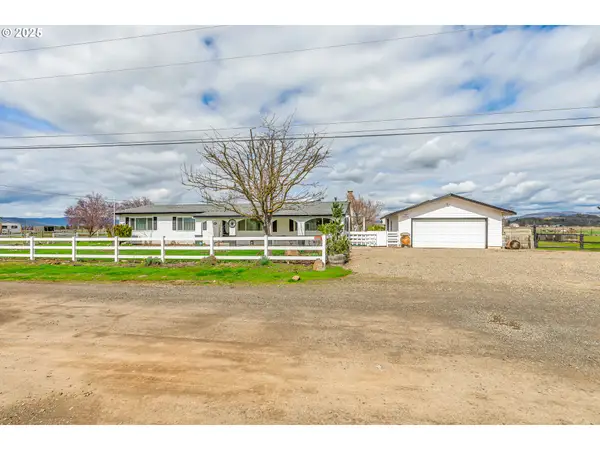 4423 Avenue E, WhiteCity, OR 97503