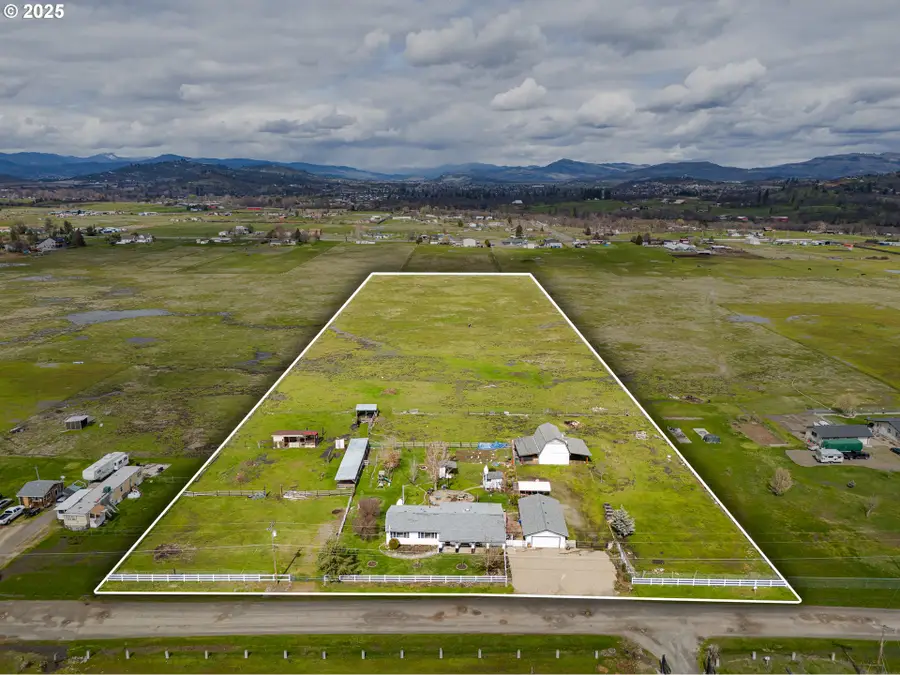 4423 Avenue E, White City, OR 97503 - Image #2