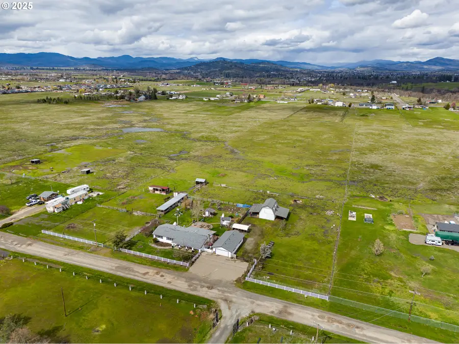 4423 Avenue E, White City, OR 97503 - Image #3