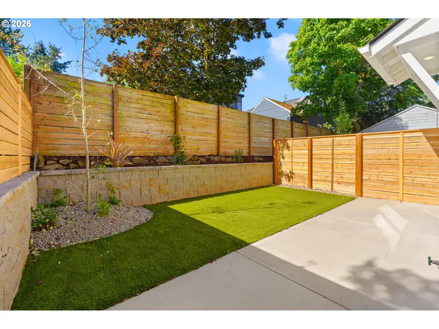 1524 NE Jarrett St #D, Portland, OR 97211 - #2