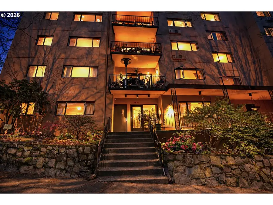 2021 SW Main St #32, Portland, OR 97205 - #2