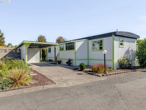 612 N Cascade Dr #23, Woodburn, OR 97071