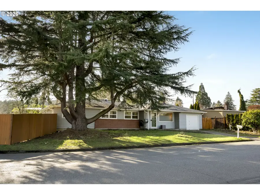 16560 SE Haig Dr, Portland, OR 97236 - Image #3